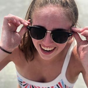 Meet your Posher, Olivia